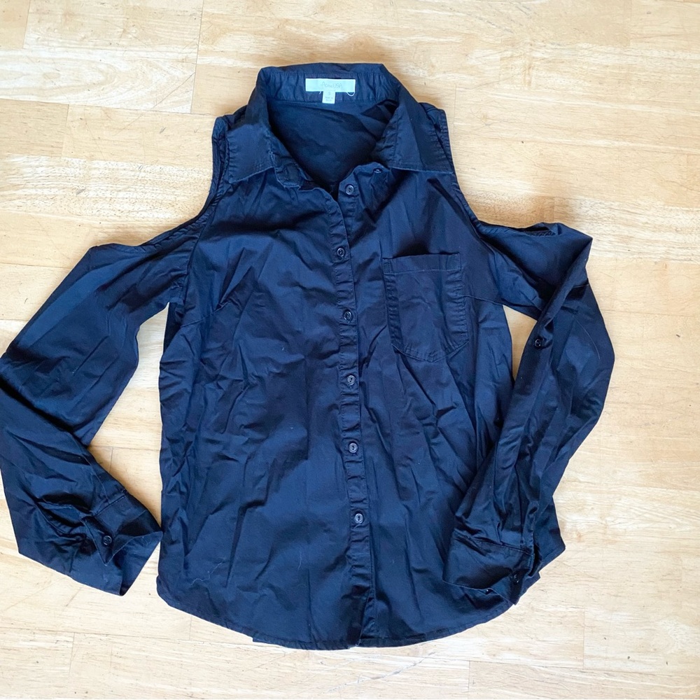 Active USA Black Cold Shoulder Button Down Dress Shirt Women’s Small